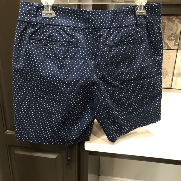 Chaps Size (6) Women’s shorts, Navy blue/white - Picture 3 of 7
